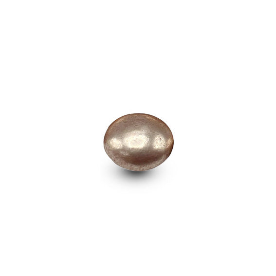 Individuele metallic mini confetti suikerboon rosé – melkchocolade omhuld door een dun suikerlaagje met subtiele glans.