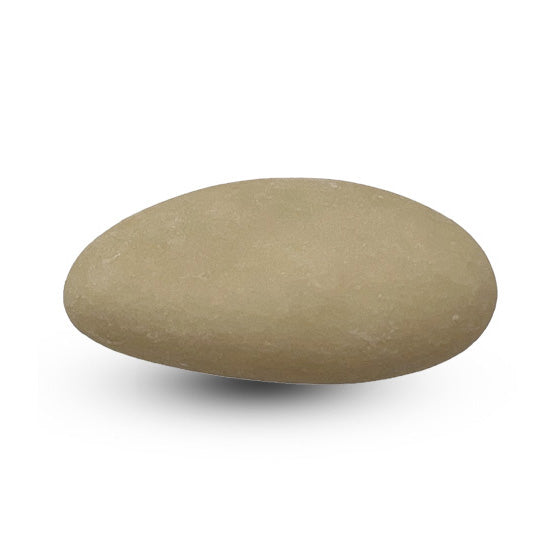 Een enkele pastel tortora suikerboon met een zachte afwerking