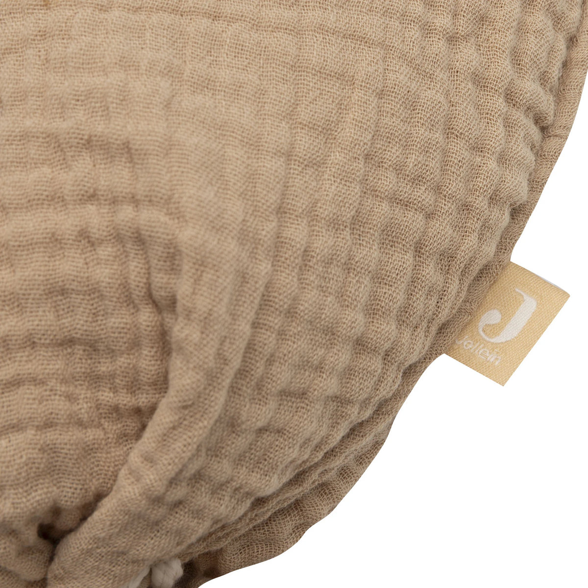 Detail van de zachte hydrofiel katoen met het Jollein-label, ballon Teddy Bear
