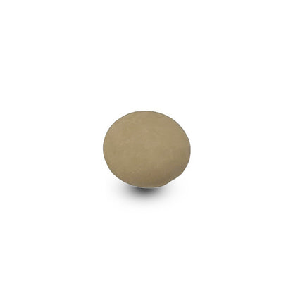 Een matte confetti suikerboon in de kleur tortora met een dun suikerlaagje.