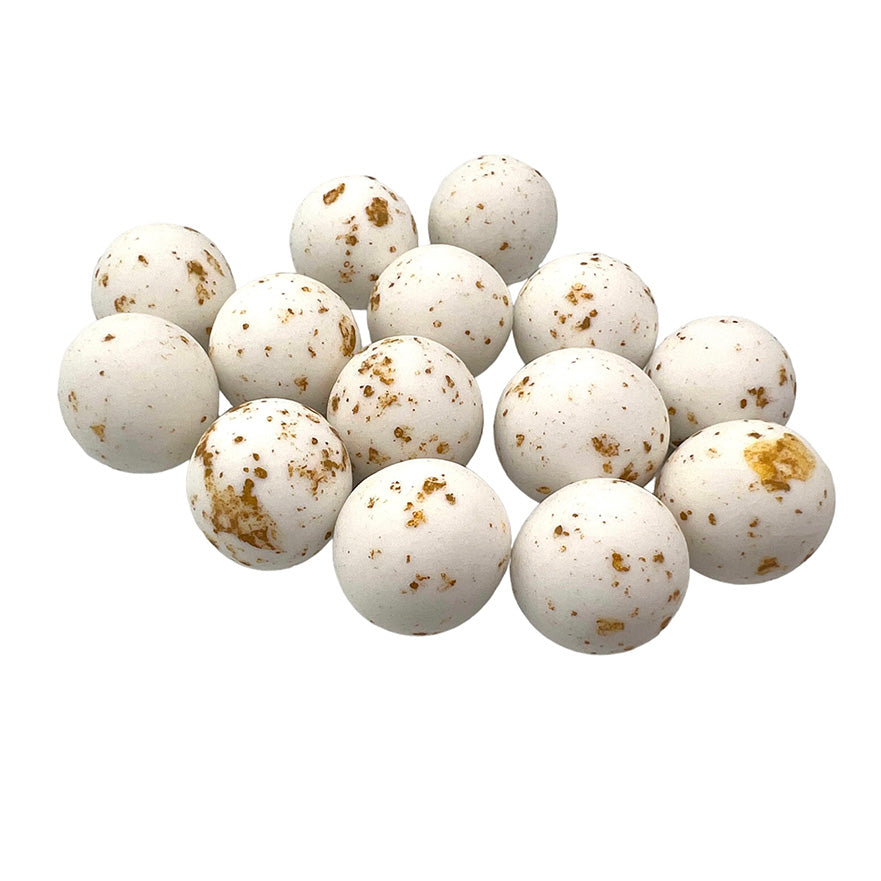 Marmeren crispies suikerbonen wit-goud – knapperige chocoladebonen met een suikerlaagje, ideaal voor doopsuiker van Papa Chocolat.