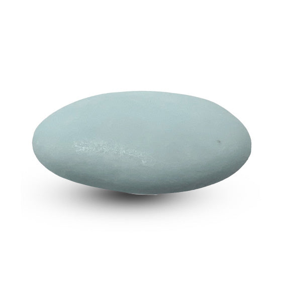 Een enkele Atlantic blauw matte suikerboon met een gladde, matte afwerking