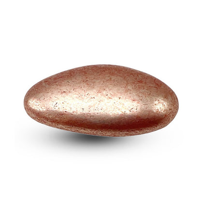 Een enkele rosé metallic suikerboon met een gladde, glanzende afwerking